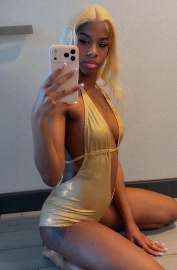 Jewels, 22  female escort, Richmond