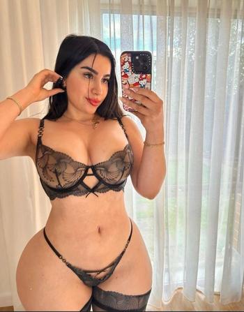 vanessa, 25  female escort, Richmond