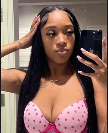 Star, 22  female escort, Richmond