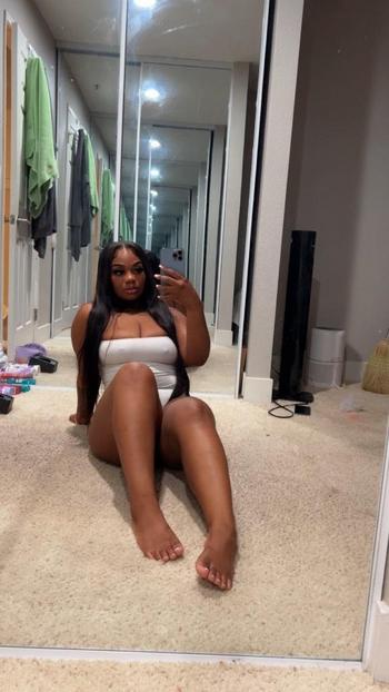 Nicky , 22  female escort, Richmond
